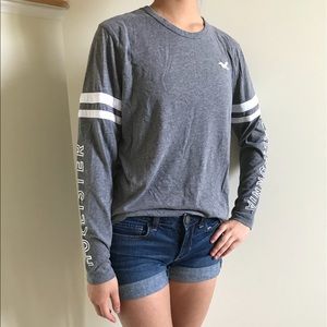 Hollister Graphic Tee